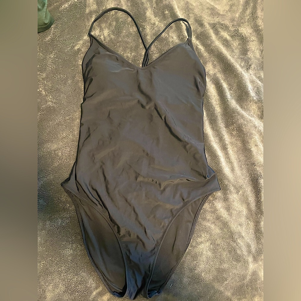 Aerie women’s black one piece swim suit size XL